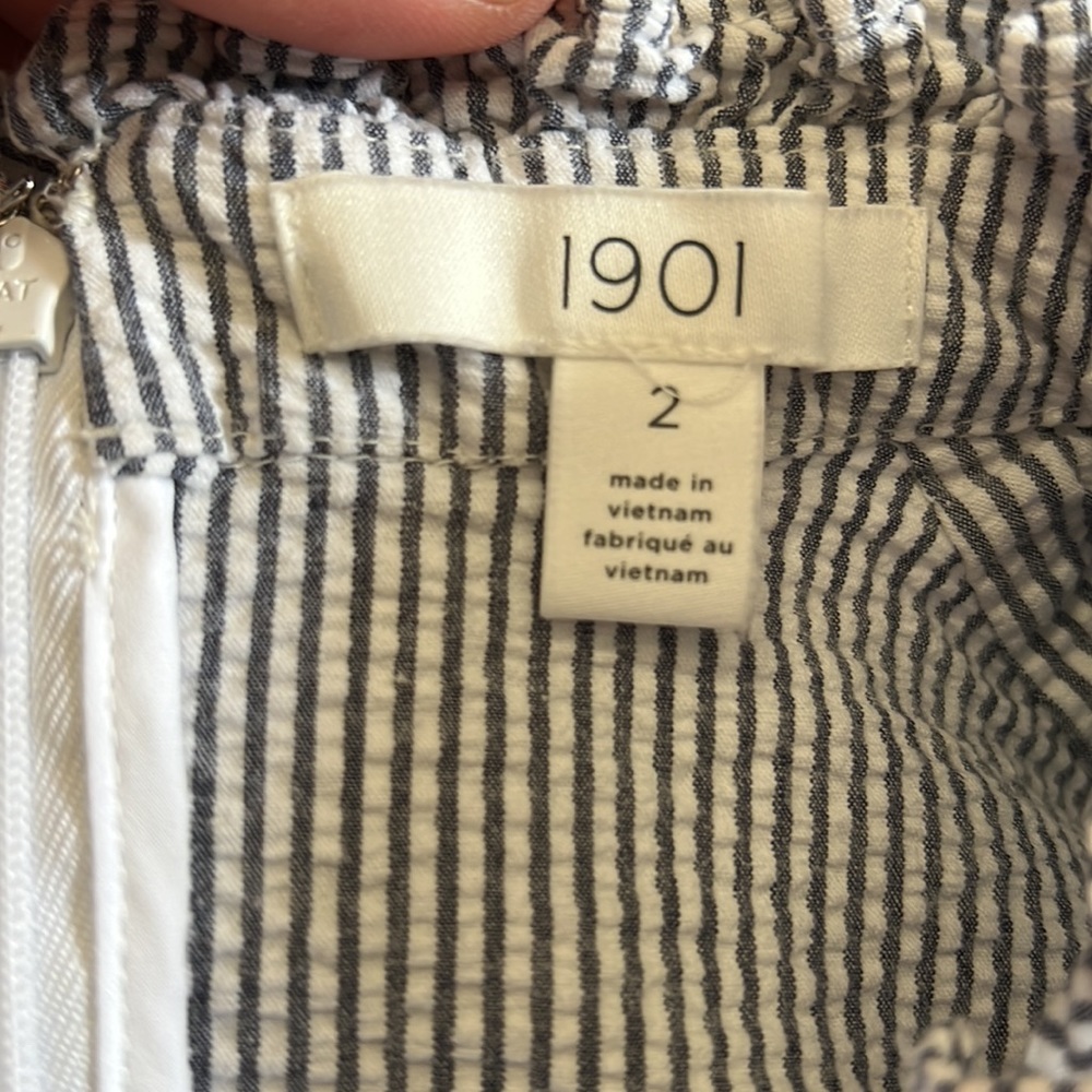 1901 Seesucker Cropped Wide Leg Jumpsuit - Picture 7 of 8
